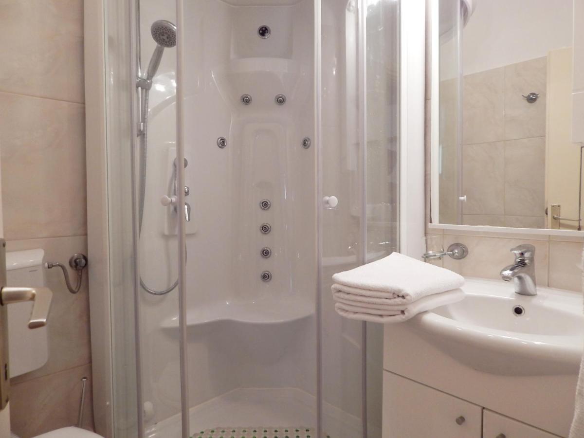 Rosemary Apartments Duce Luaran gambar