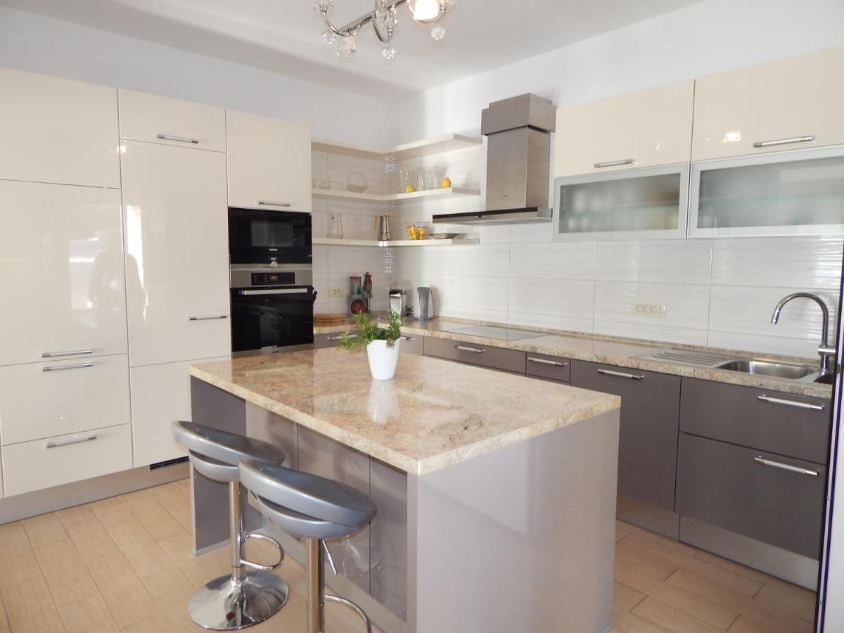 Rosemary Apartments Duce Luaran gambar