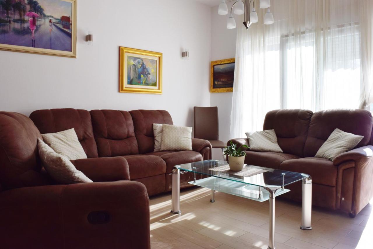 Rosemary Apartments Duce Luaran gambar